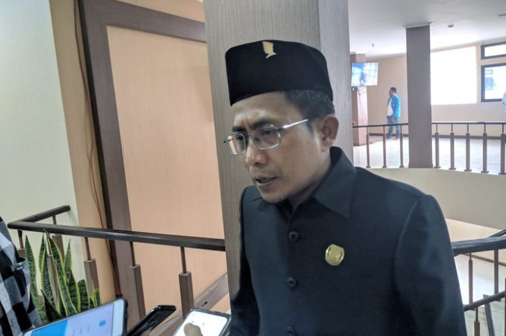 Persiapan program PTM, Ketua DPRD Kota Tangerang Gatot Wibowo mengimbau OPD terkait dapat memastikan protokol kesehatan berjalan dengan baik.