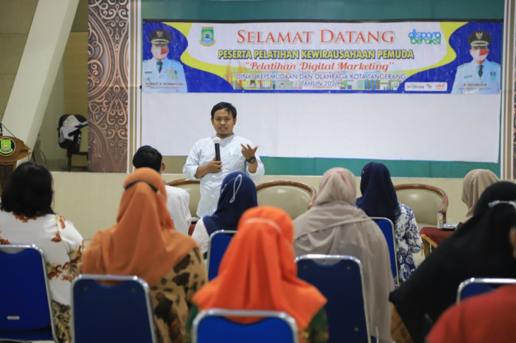 400 pemuda Kota Tangerang ikuti pelatihan digital marketing dan make up artist yang diselenggarakan Dinas Pemuda dan Olahraga Kota Tangerang.
