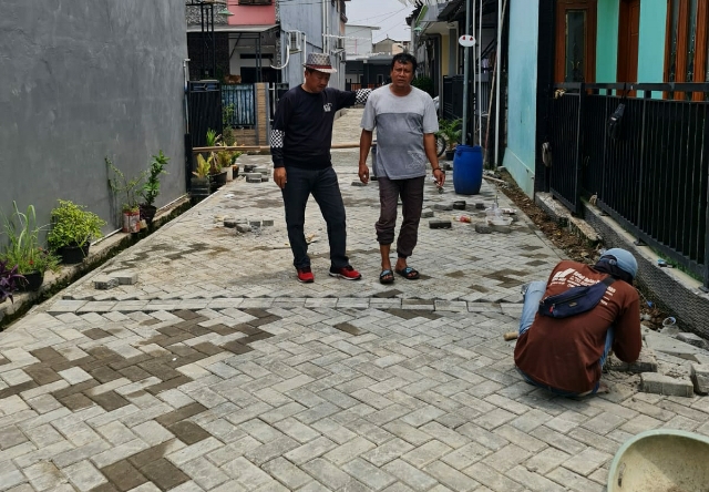 Anggota DPRD Kota Tangerang dari Fraksi Gerindra, Nurhadi, melakukan kunjungan lapangan ke wilayah RT 05/02 Kelurahan Sangiang Jaya