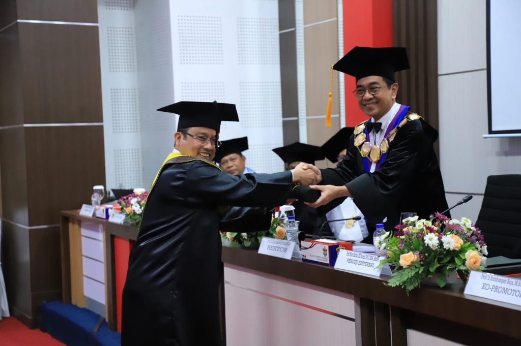 Arief R Wismansyah Raih Gelar Doktor Bidang Manajemen